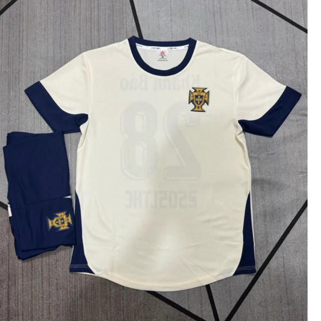 Bộ Quần Áo Đá Banh Bồ Đào Nha Kem 2026 (Nhận In Tên Số) Thun Mè Cao Cấp Logo Thêu Nam Nữ Top Sport