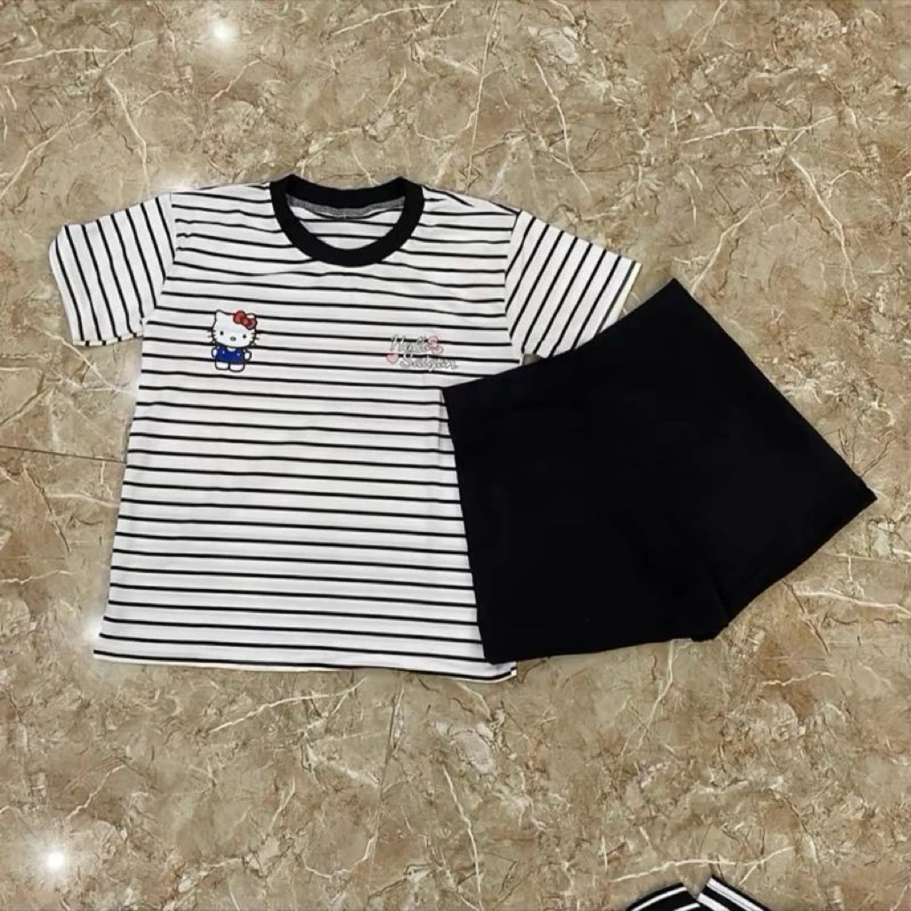 Áo Thun Hello Kitty Sọc Đen Trắng & Quần Ngắn Đen Phong Cách Thời Trang