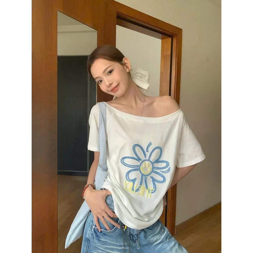 Áo thun nữ Ngắn Tay Lệch Vai Cotton chính phẩm in hình Menina_studio, áo ngắn tay lệch vai nữ xinh