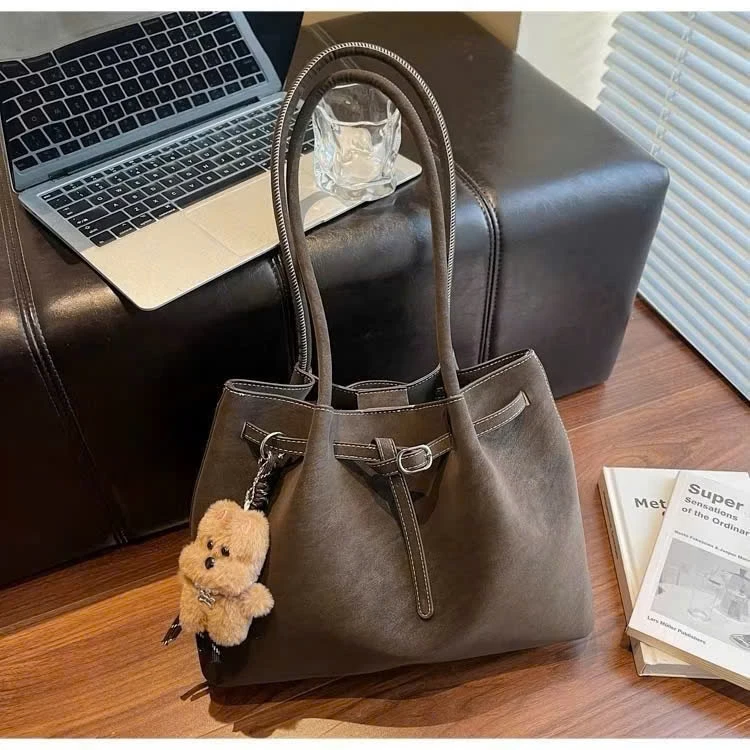 Túi xách nữ đeo chéo đeo vai basic trẻ trung túi công sở phong cách cổ điển kèm charm BABUMAP _ TDC385