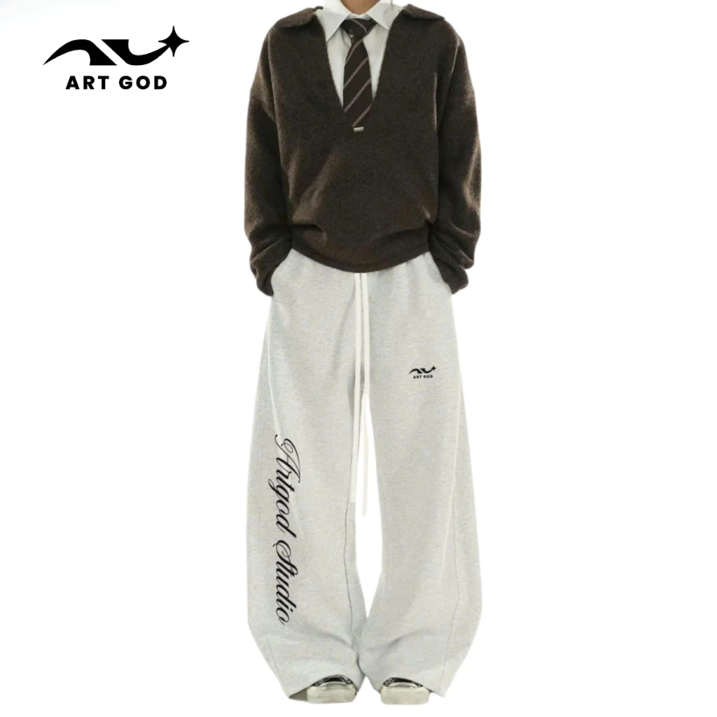 Quần Nỉ Dài Form Rộng Ống Cong, Ống Bom In Chữ, Logo Local Brand Nam Nữ Unisex ARTGOD HMQ14
