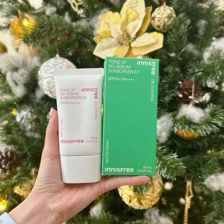 Kem chống nắng nâng tông kiềm dầu Dưỡng Ẩm Da INNISFREE Tone Up No Sebum EX SPF 50+ PA+++ 60 ml