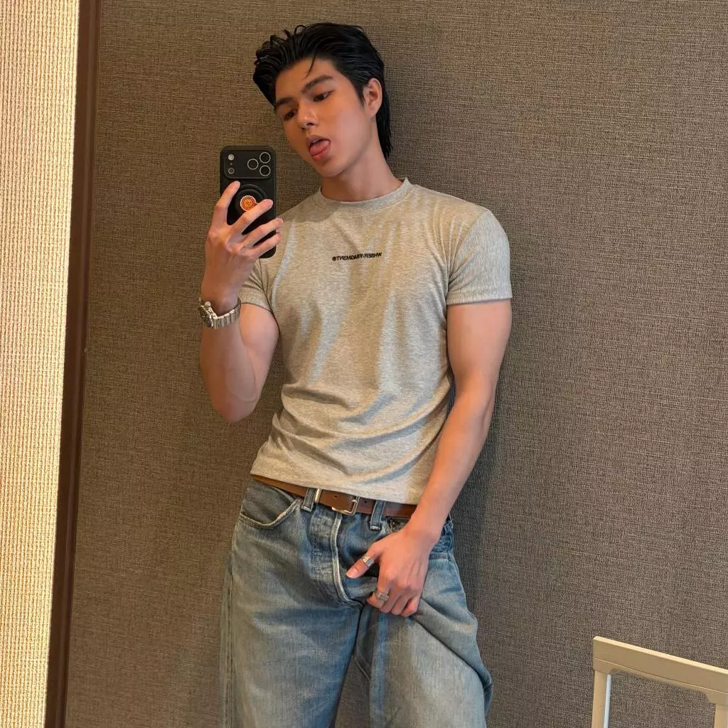 SCULPT MEN TEE  - Áo thun body nam vải mỏng nhẹ co giãn 260GSM Whose Studio