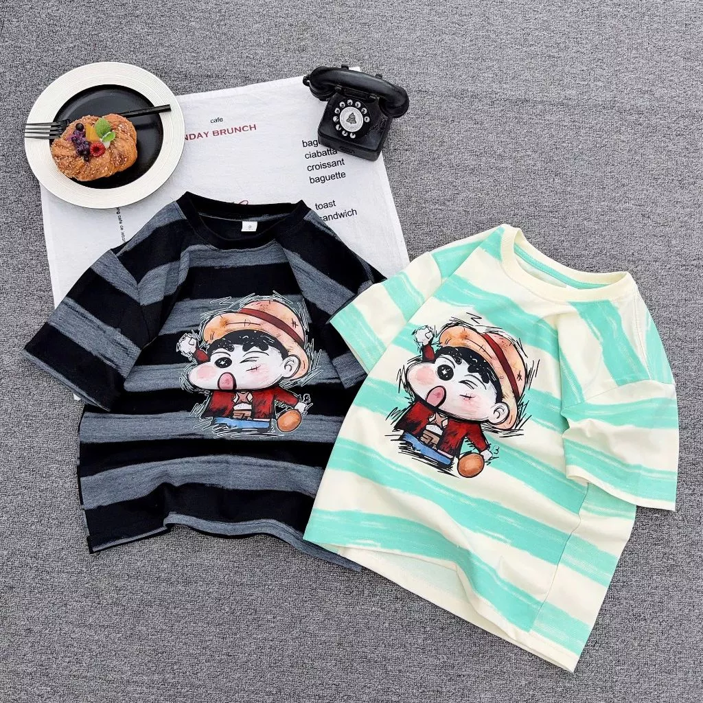 Áo Thun Bé Trai Cotton Mềm Phong Cách Kẻ Phối in Hình Cậu Bé Shin Mềm Thấm Hút co giãn Mã AT8---