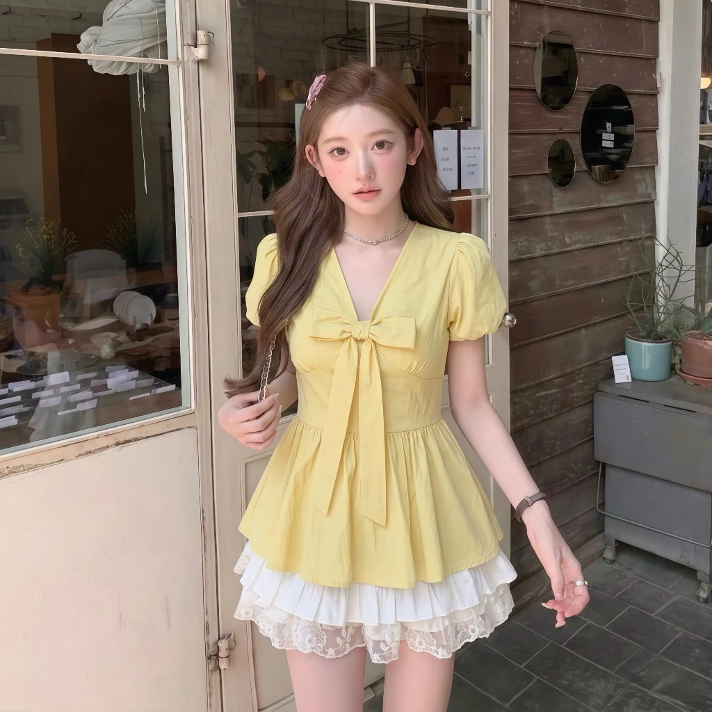 Áo sơ mi kiểu nữ SM434 Kozoda chất gió hàn họa tiết babydoll kèm nơ cổ V tiểu thư ngắn tay thời trang nữ Hàn Quốc