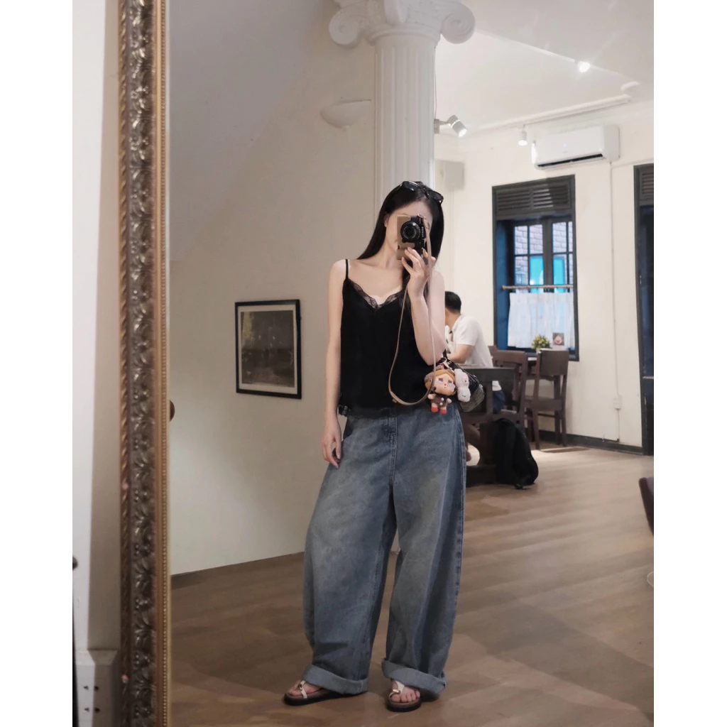 𝗦𝘁𝗲𝗲𝘇𝘆 • Áo hai dây tơ đũi nhăn phối viền ren cổ V form suông rộng, áo hai dây tơ ren mỏng phong cách đồ ngủ AD1219