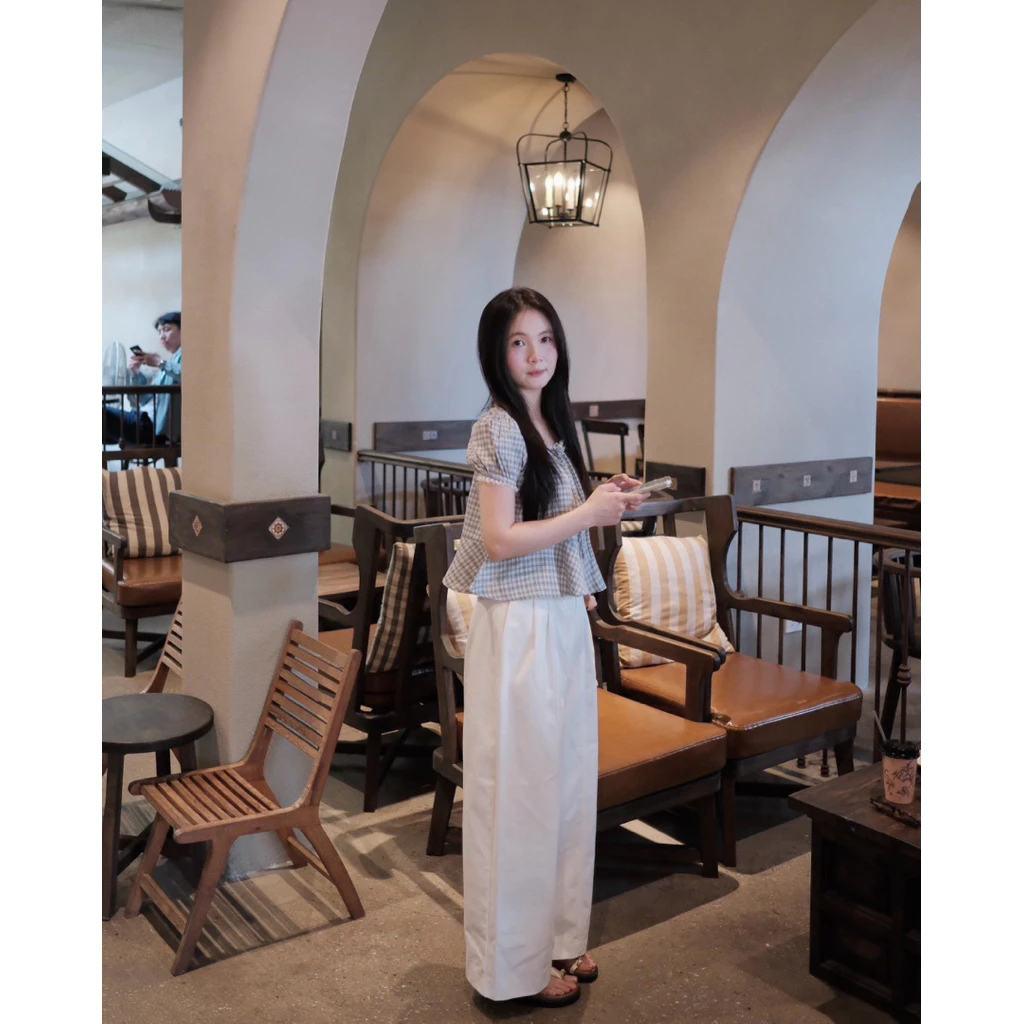 [Steezy] Áo sơ mi thô kẻ caro cổ U phối ren tay phồng form vừa- S3918