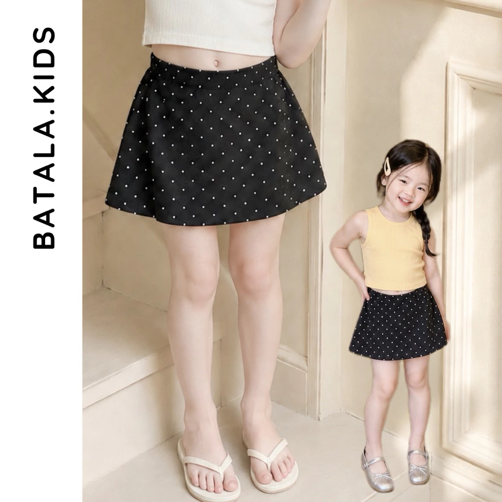 Chân váy bé gái BATALA KIDS, CHÂN VÁY CHẤM BI ĐEN TRẮNG cho bé gái kiểu chữ A dễ thương cho bé 10-25kg