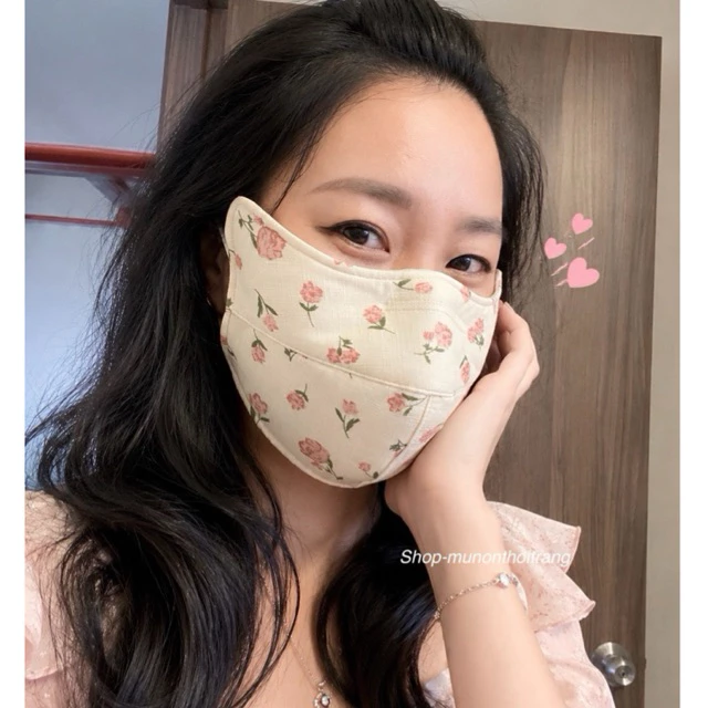 Khẩu trang vải kẽm mũi có tai che nắng thái dương họa tiết chấm bi, có dây rút tái sử dụng