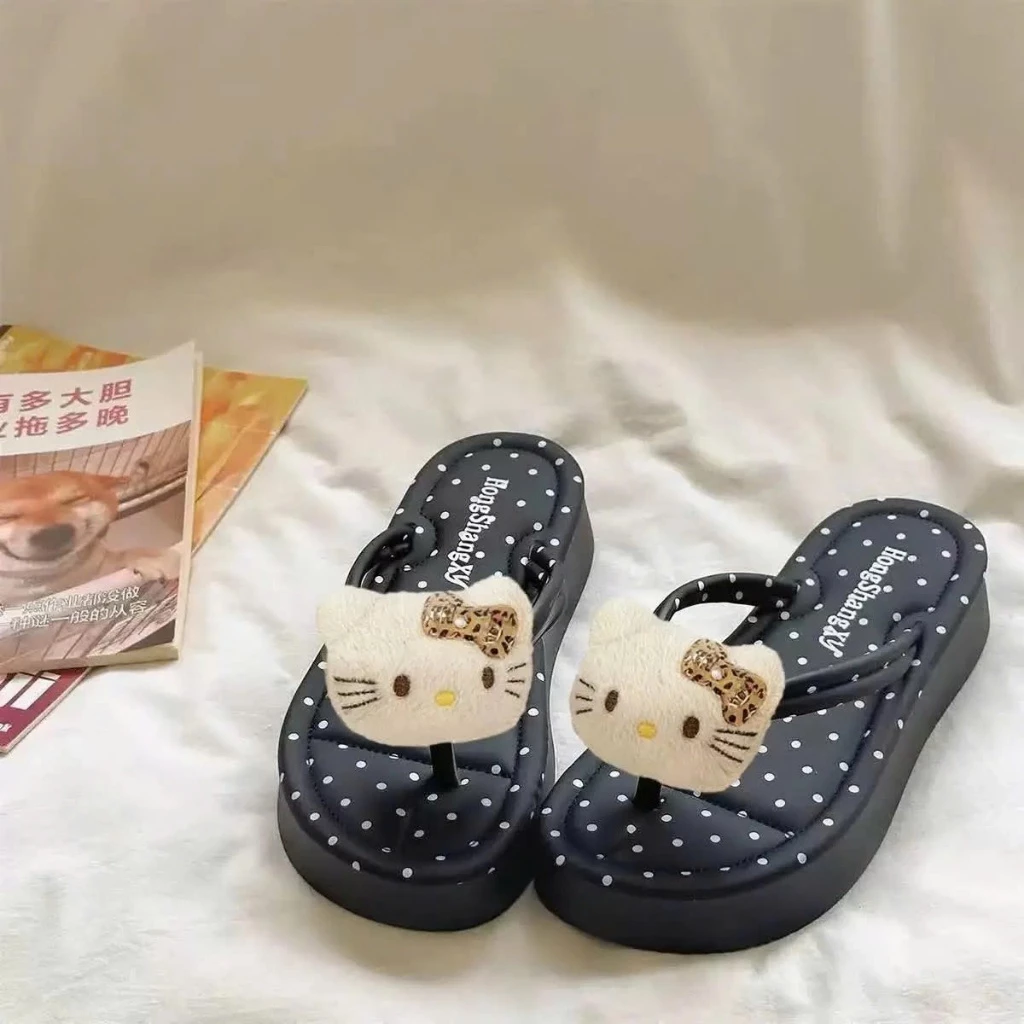 Dép xỏ ngón sticker mèo kitty dễ thương đế cao 3.5cm [Lù Store] - 2526 KT