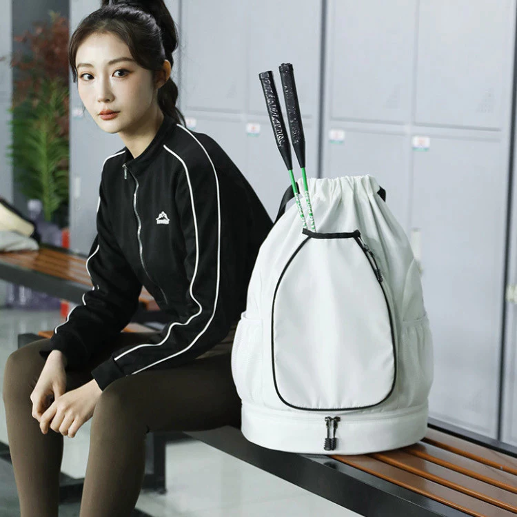 cầu lông chống nước, ngăn chứa đồ rộng rãi và khoang để giầy riêng biệt giúp ngăn mùi hôi-Wildex