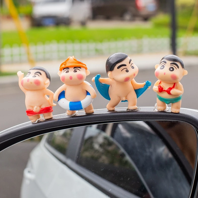 Bộ 4 Mô Hình Shin Cậu Bé Bút Chì Mini Trang Trí Ô Tô Bàn Làm Việc Siêu Cute