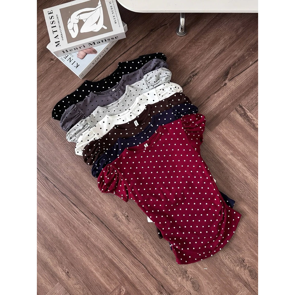 @𝐤𝐚𝐲𝐜𝐢.𝐬𝐭𝐮𝐝𝐢𝐨 Áo Thun Nữ Chấm Bi Tay Ngắn Bồng Nhún Eo, Áo Thun Ôm Body Tôn Dáng Phong Cách Daily Basic A211