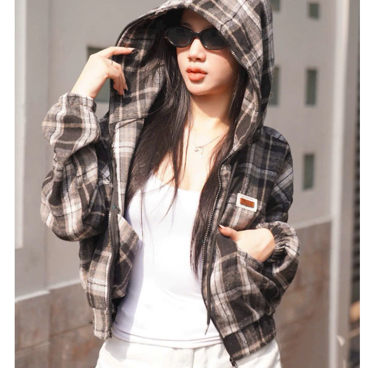 (CHỐNG NẮNG ) ÁO KHOÁC CHỐNG NẮNG - ÁO KHOÁC NỈ DẠ CARO NÓN TO BO LAI  LANA FASHION