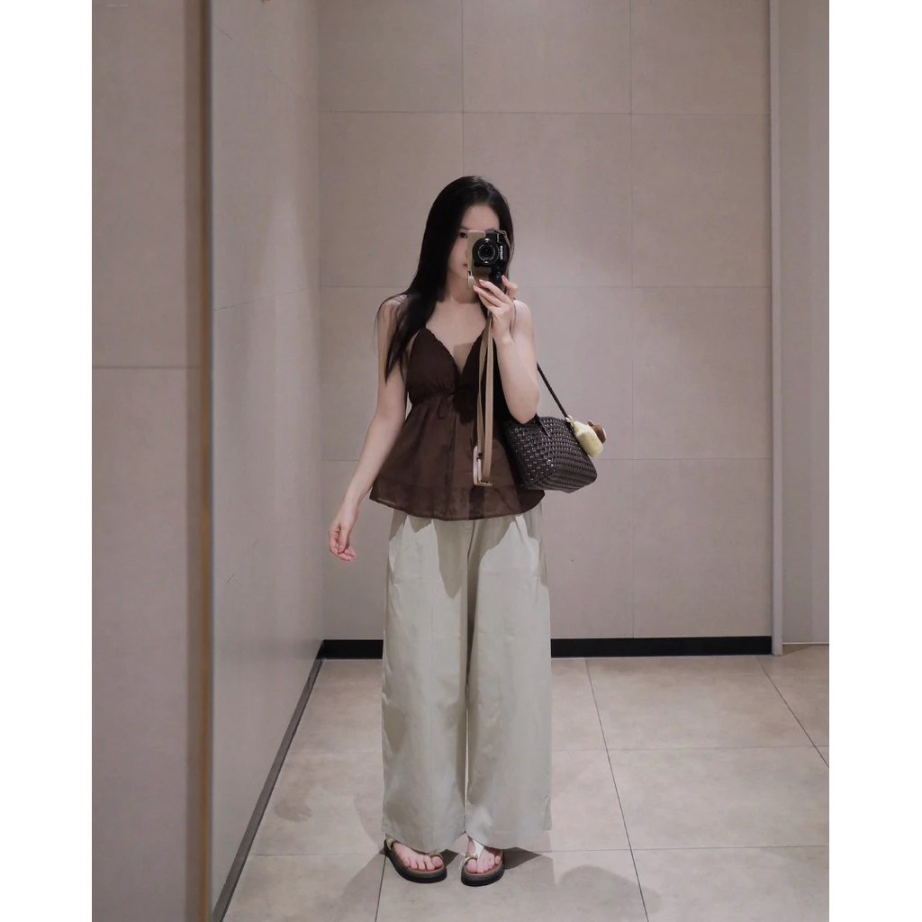 [Steezy] Áo hai dây thô boi thêu hoa cổ V nhún ngực dây nơ form rộng- AD2000