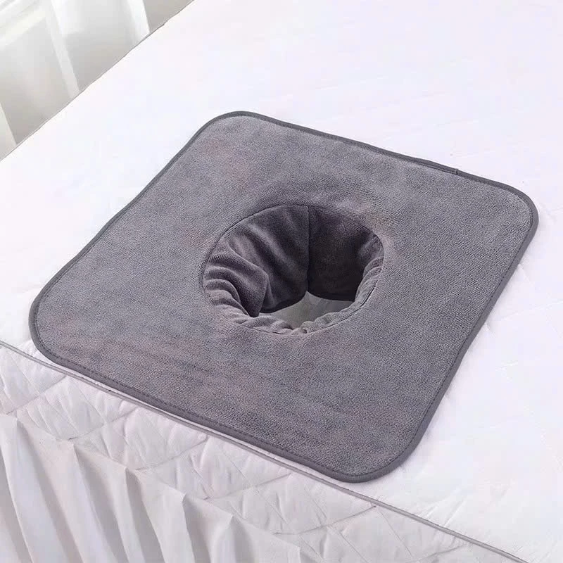 Khăn phủ lỗ úp mặt cho giường massage trị liệu kích cỡ 40.40cm