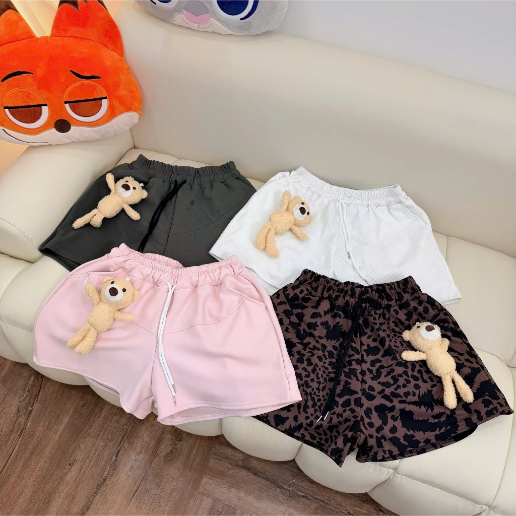 【NEW ARRIVAL】QUẦN SHORT THỂ THAO NỮ ĐÍNH GẤU BÔNG DỄ THƯƠNG, CẠP CHUN DÂY RÚT, FORM RỘNG MẶC NHÀ ĐI CHƠI PHONG CÁCH