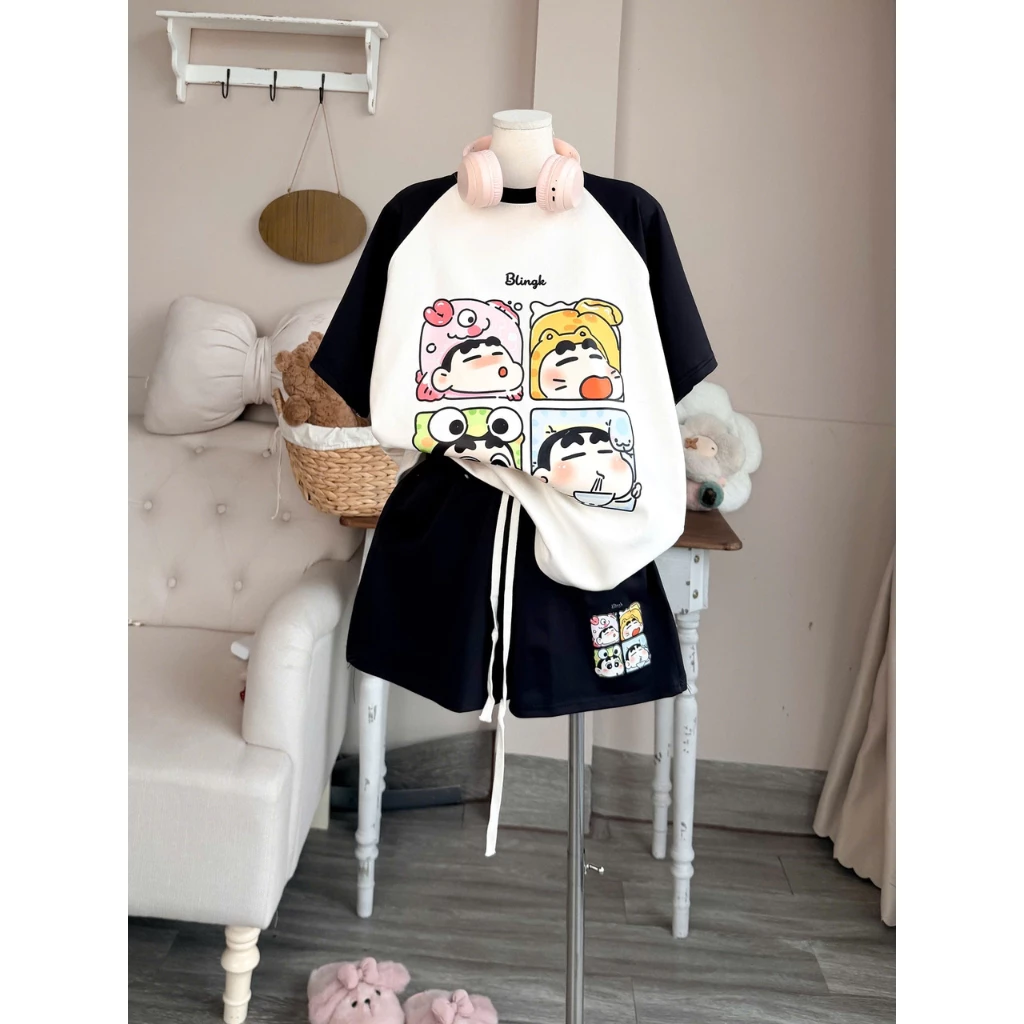 CHÍNH HÃNG Set bộ nữ áo thun cổ tròn phối quần bèo ren in hình shin mặc đi chơi ở nhà phong cách dễ thương