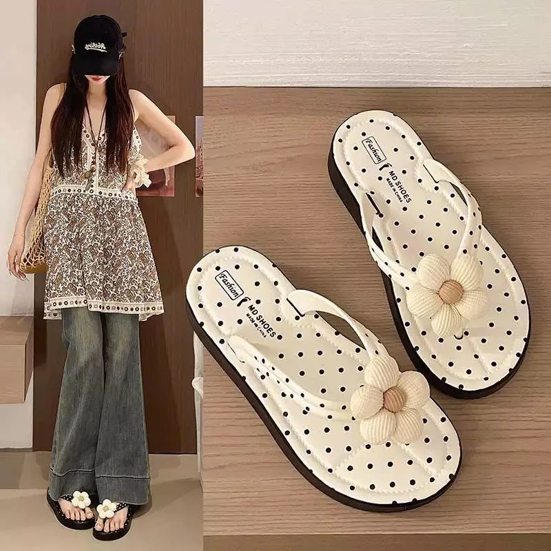 Dép Kẹp Nữ Hoa Cúc Vintage Siêu Xinh, Hoạ Tiết Chấm Bi - Đế Mềm Chống Trơn Trượt - Lù Store - 035-Hoa Cúc
