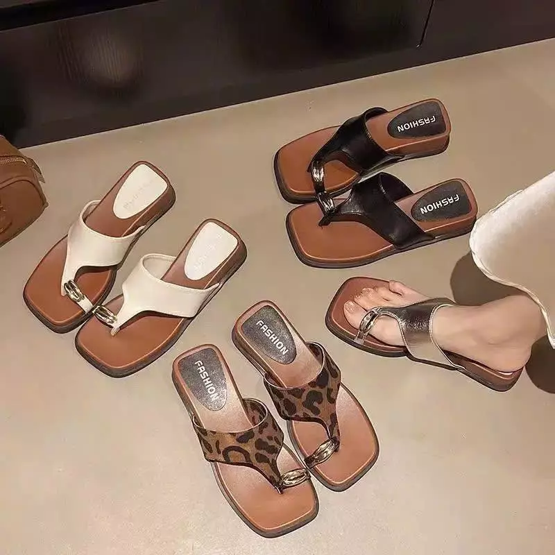 Dép Xỏ Ngón Nữ Mũi Vuông Phối Khoá Kim Loại Phong Cách Vintage - Lù Store - 611