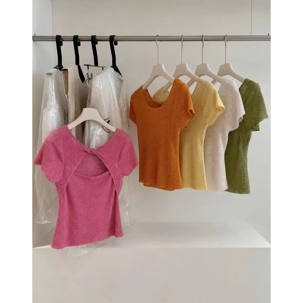 A32-[SANSAN]-Áo Thun Cut Out Mặc Được 2 Kiểu, Cổ Xoắn Nơ Siêu Xinh-Nhẹ Nhàng, Nữ Tính-Hottrend 2026