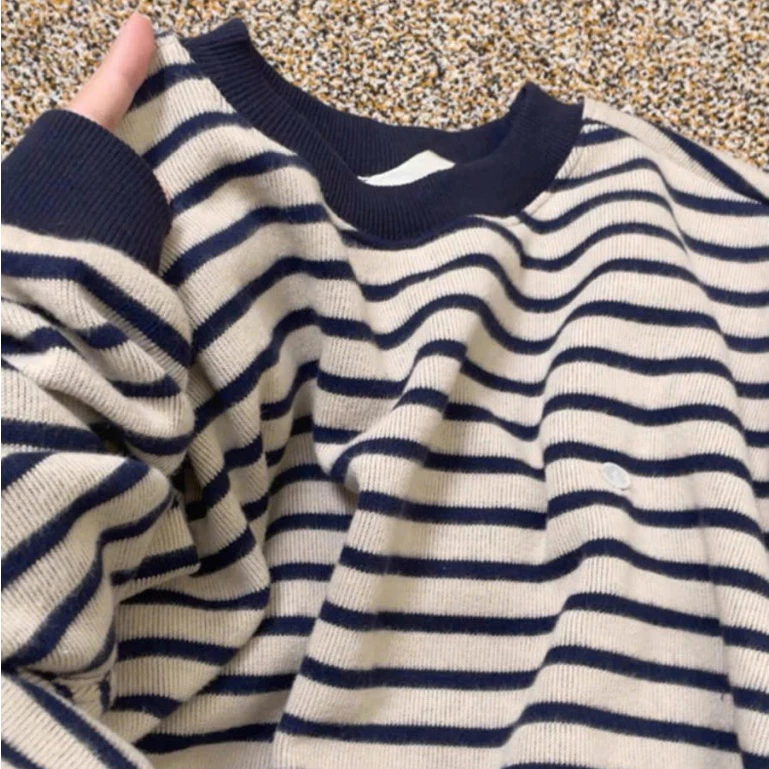 Áo len nữ kẻ sọc ngang APT Unisex  Áo sweater dài tay form rộng chất vải len lông thỏ dáng rộng