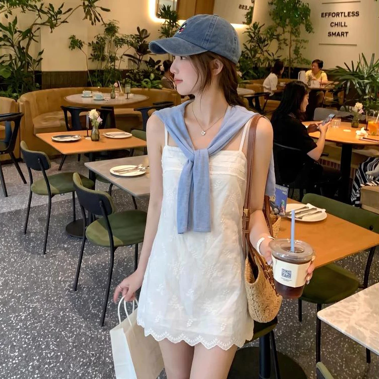 Váy nữ hai dây thêu hoa nổi chất liệu thô boi dáng babydoll xòe nhẹ phong cách Hàn Quốc 24Febstudio VVN0030