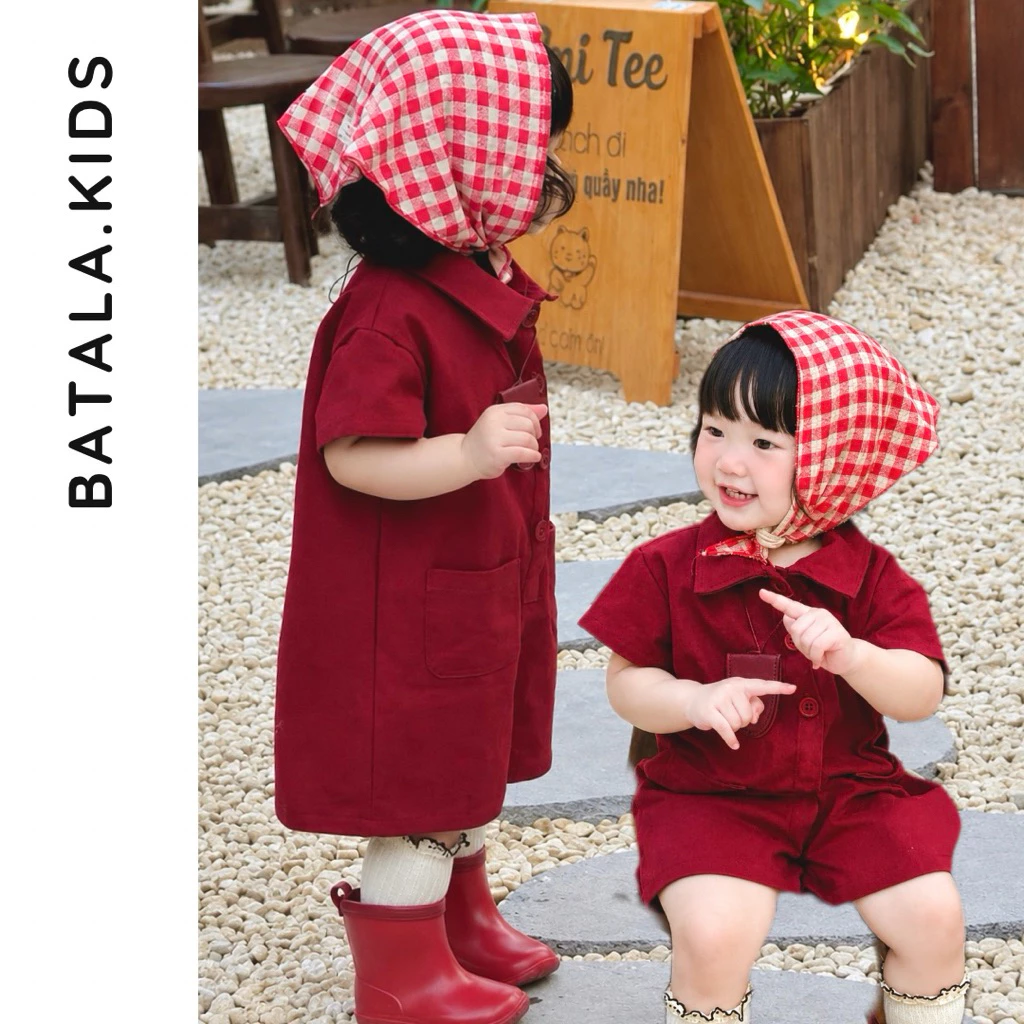 Yếm kaki cho bé trai bé gái Batala Kids,  YẾM KAKI SƠ MI ĐỎ CÚC NẸP cho bé trai bé gái Hàn Quốc cho bé từ 9- 25kg