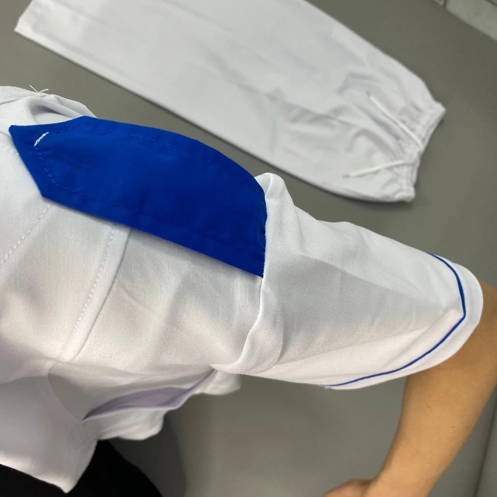 Cầu Vai Xanh gắn áo Blouse trắng cho Sinh viên Trường Y, Dược, Thực tập Sinh Bác sĩ, Điều Dưỡng, Y tá