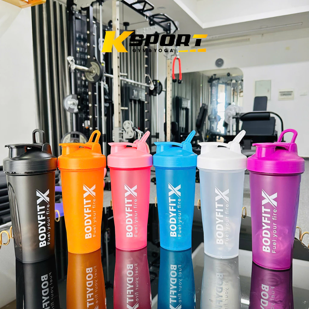 Bình Nước Tập Gym , Bình Lắc Thể Thao Có Con Lắc Lò Xo Tiện Lợi Myprotein 700ml