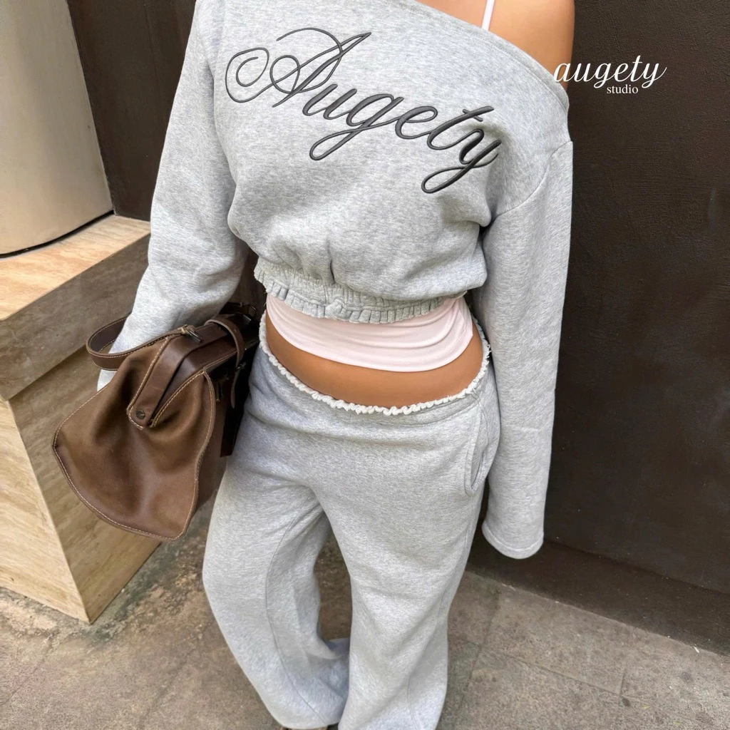 [MUA KÈM QUẦN GIẢM 30K] Áo Sweater Nỉ Tay Dài Form Croptop Thêu Chữ Trễ Vai Augety Studio, COSIE CROPPED Sweater