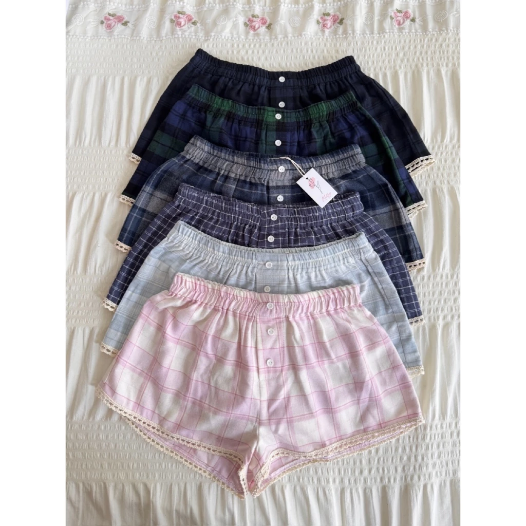 MOLLYE - SIENNA SHORT| Quần short, quần đùi nữ ống rộng viền ren, quần đùi ngủ caro thoải mái