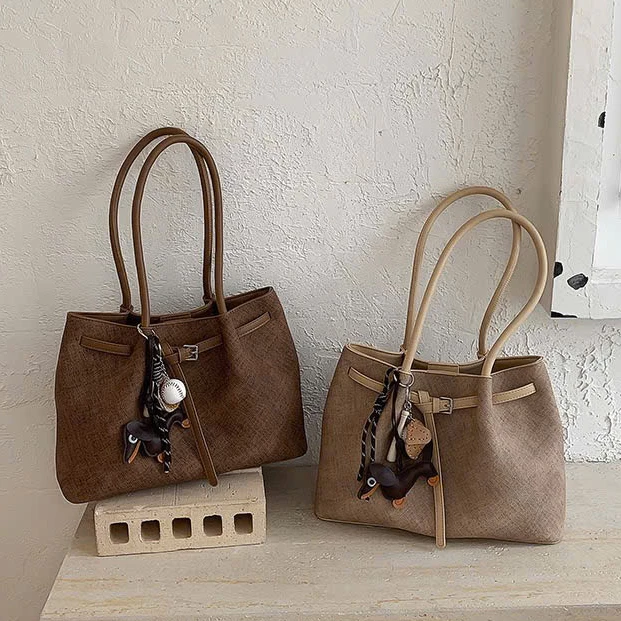Túi tote nữ Túi đeo vai khoá cài thanh lịch tặng charm ngựa, đeo vai công sở thời trang 2586#