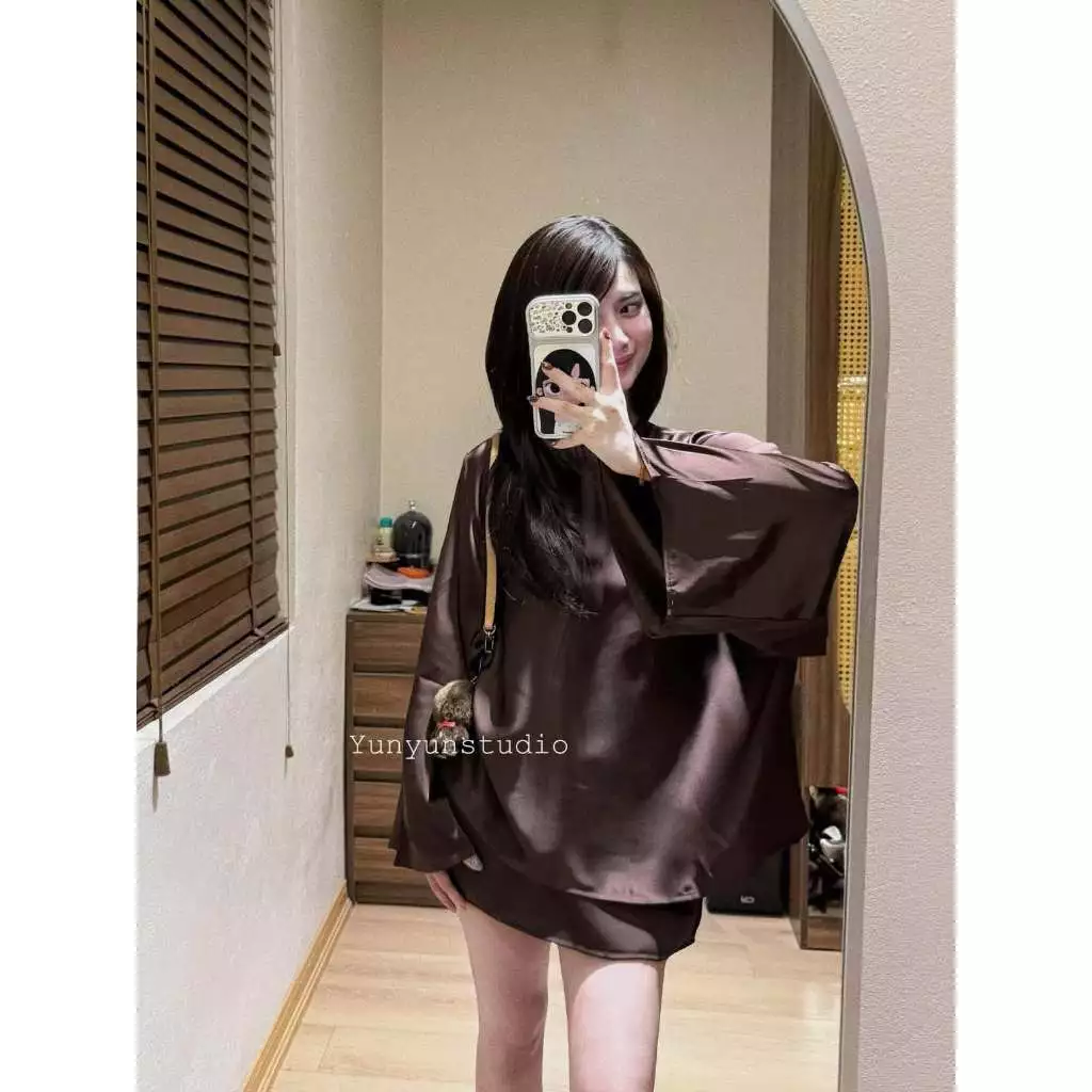 LYN- SET ÁO DÀI TAY LỤA LOE MIX CHÂN VÁY NÂU NGẮN NỮ YU25071