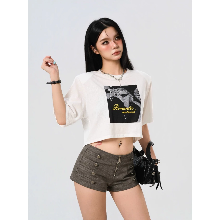 Quần sooc nữ cạp trễ đính khuy hottrend douyin cá tính y2k