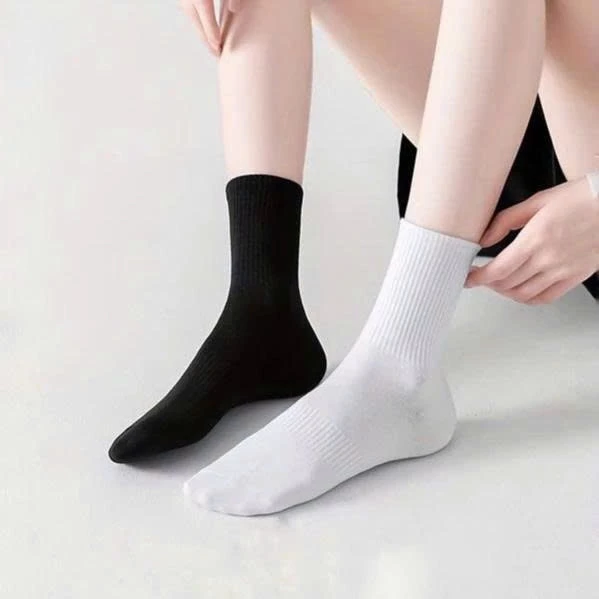 Tất/Vớ Trơn Trắng Đen, Tất/Vớ Thể Thao Chất Liệu Cotton Êm Mềm Thoáng Khí - Anya Store