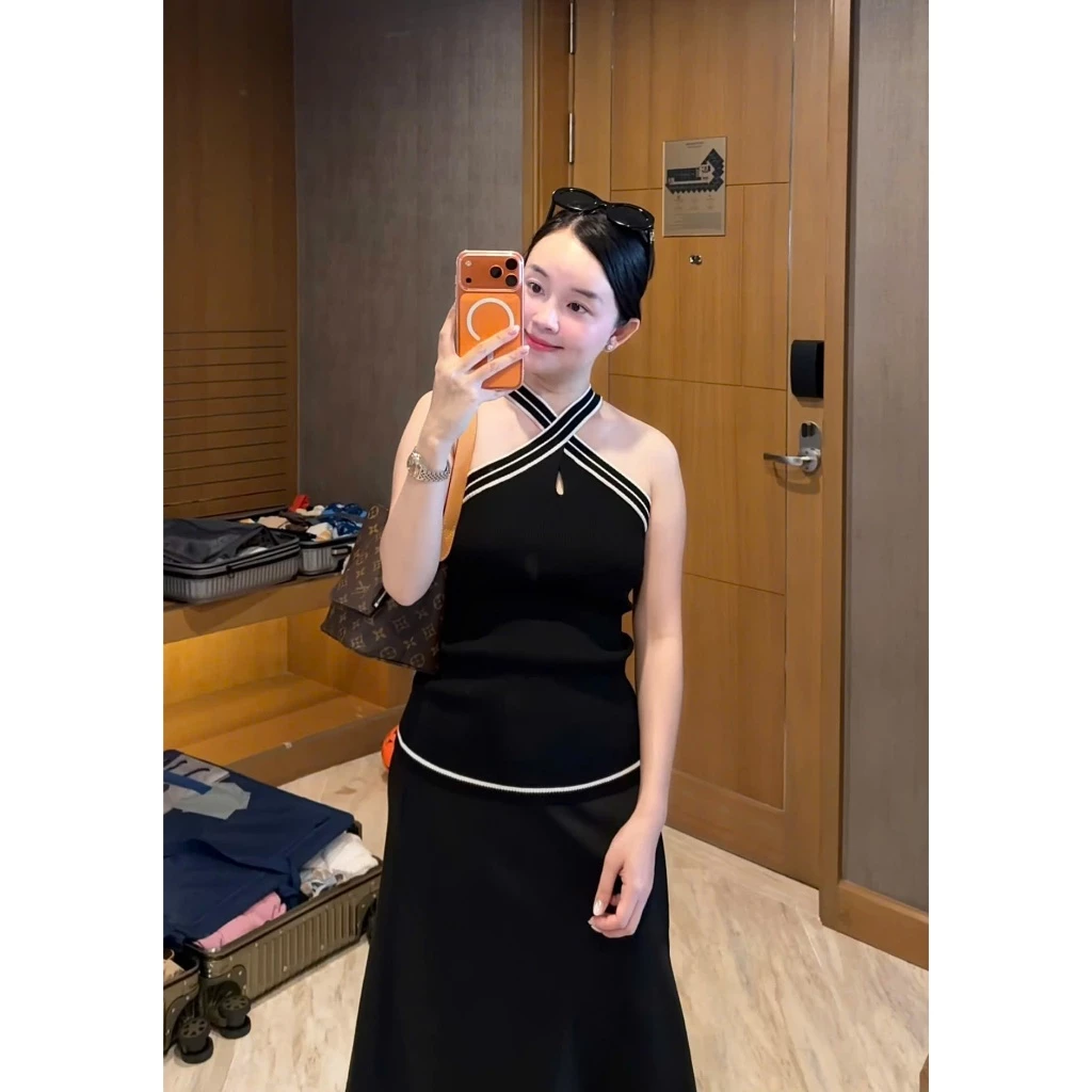 [HÀNG CÓ SẴN] Áo len chéo cổ - Đen - ALISA
