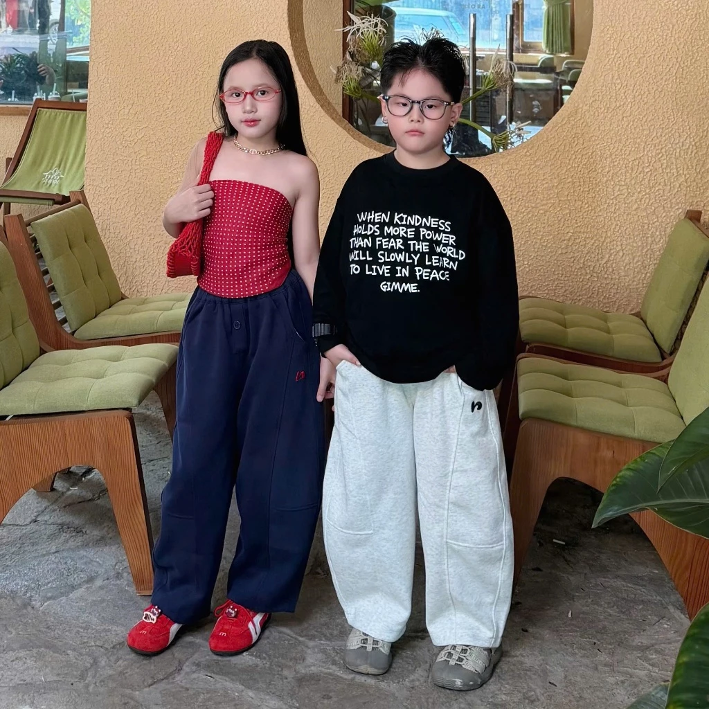 (KHÁCH CHỌN THEO CHIỀU CAO)QUẦN NỈ 2 DA CHO BÉ TRAI BÉ GÁI,HỌA TIẾT CHỮ THÊU PHOM BAGGY HÀN QUỐC SIZE 18-50KG B00116