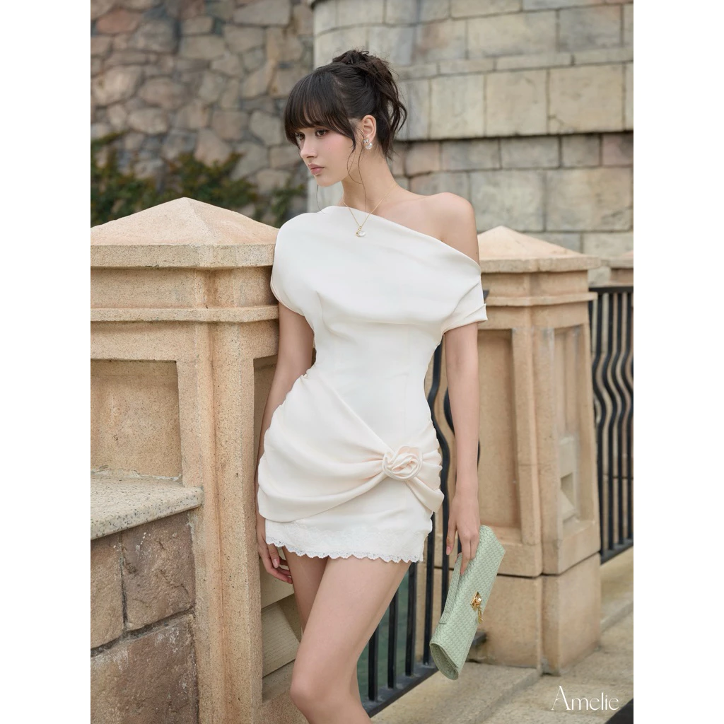 AMELIE - Váy lệch vai lụa queen màu kem - Xanthe dress Ame683