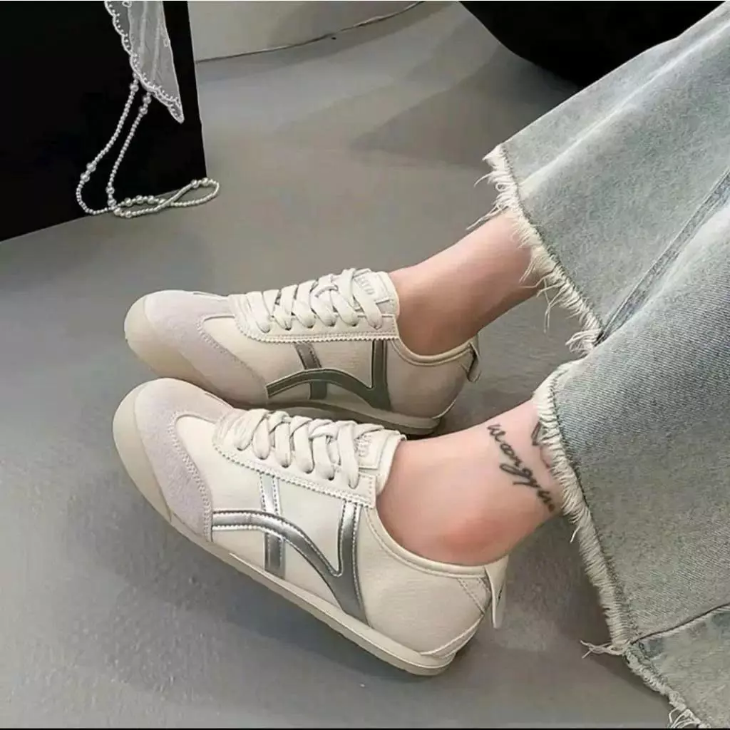 Giày Sneaker Nữ Basic Phối Màu Cá Tính, Nhẹ Êm, Dễ Phối Đồ - Lù Store - K-1