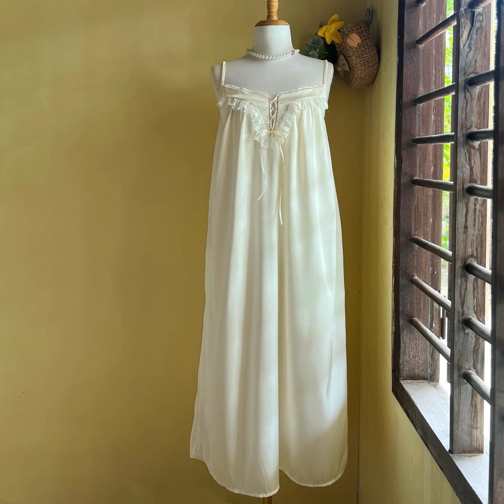 Váy Ngủ Mặc Ở Nhà Hai Dây Dễ Thương Lụa Latin Trơn Mềm Mát VD32