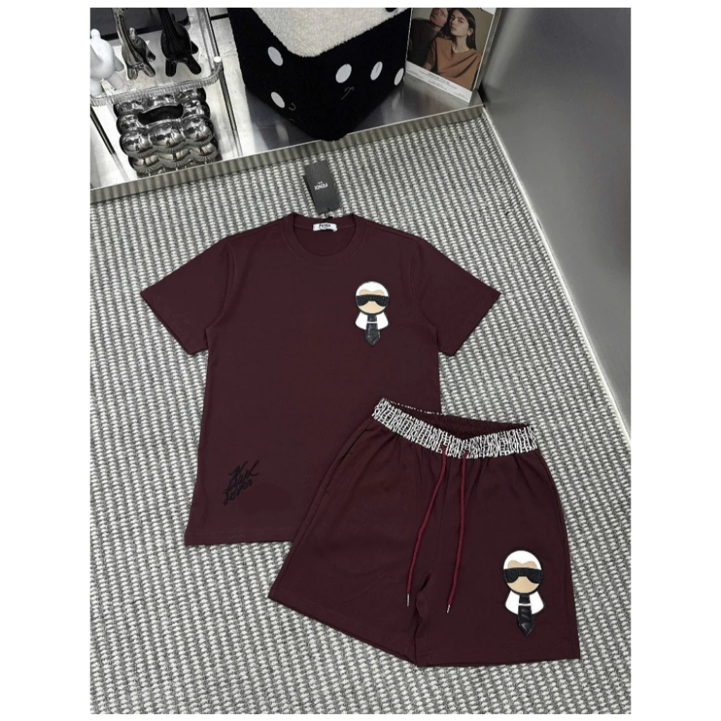 Bộ quần áo KL Logo Nhỏ chất cotton mềm mát phối hình mèo cute-Bộ Đũi Hè nam Kl Siêu Hot Hè 2026