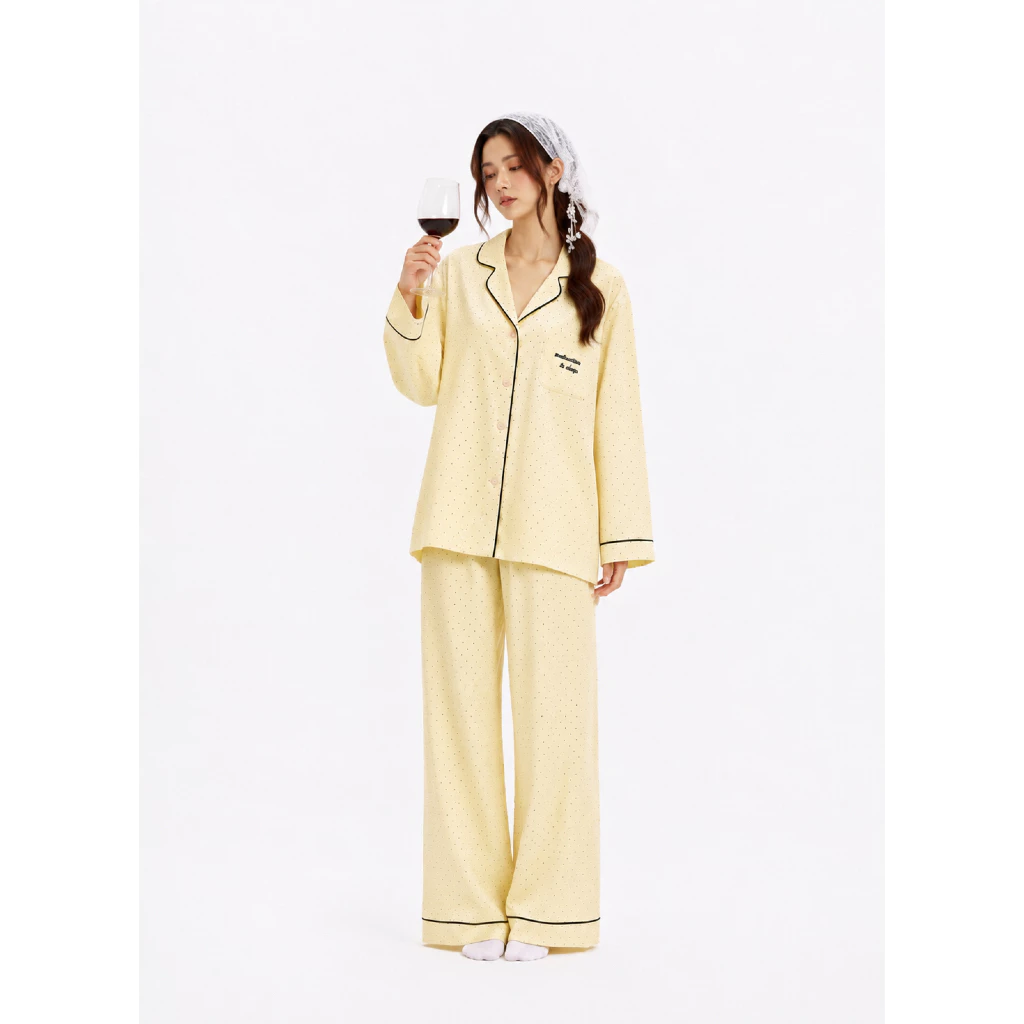[ Fit to sleep ] Bộ đồ ngủ Veletta cao cấp mang gam màu vàng pastel cùng hoạ tiết chấm bi, sử dụng chất liệu đũi cao cấp