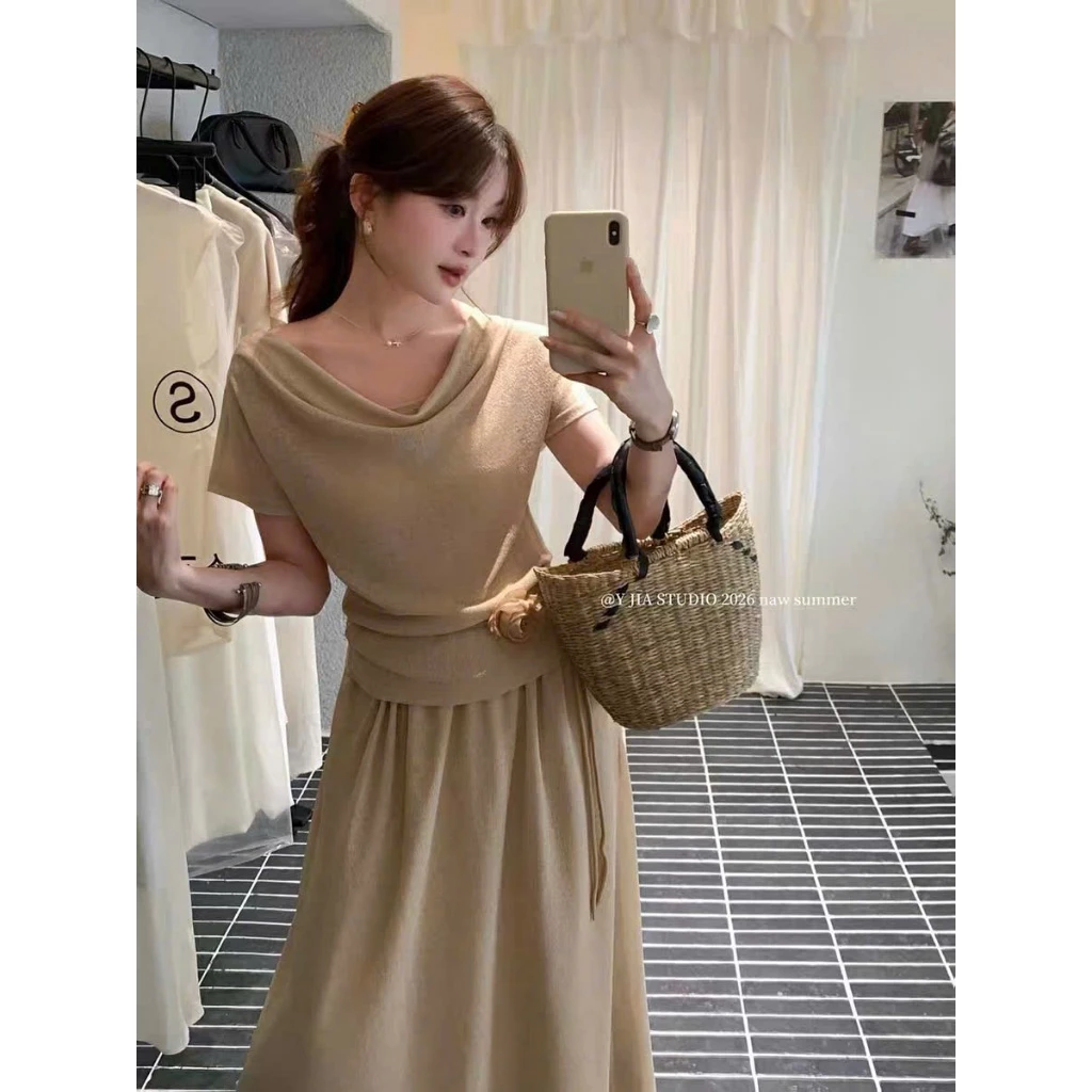 Set áo kèm chân váy thiết kế trễ vai kèm tag hoa thanh lịch - SET TAG HOA