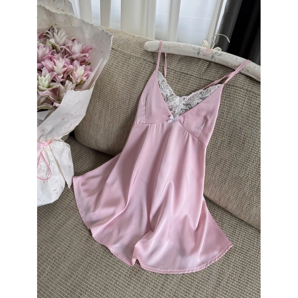 MOLLYE - PERIA DRESS| Đầm Ngắn Hai Dây Phối Ren Vải Lụa Satin, Váy Ngủ Lụa dáng xoè Satin Màu Hồng