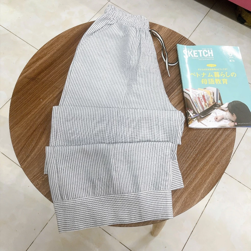 Bộ dài xô muslin áo cổ sen viền ren hoa nhí sinh xắn mềm mại và thấm hút mồ hôi tốt
