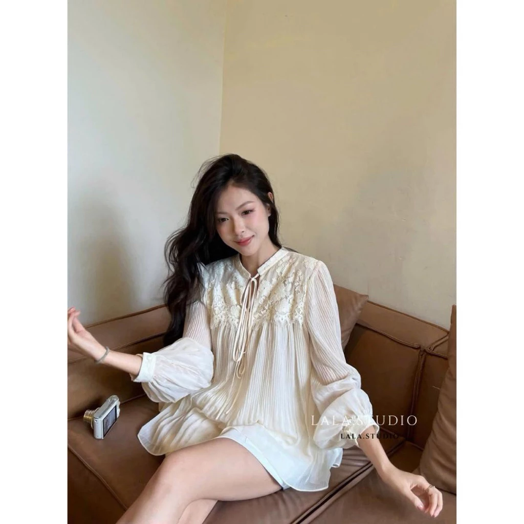 LALASTUDIO• Áo sơ mi xếp ly cổ tàu dáng baby doll dài tay phối ren cao cấp tiểu thư thanh lịch