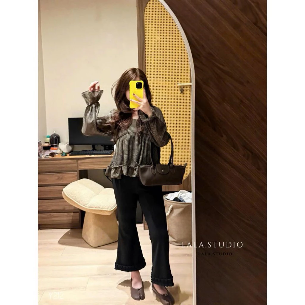 LALASTUDIO• Quần lửng ống loe phối bèo xếp ly chất umi cao cấp tiểu thư sang chảnh