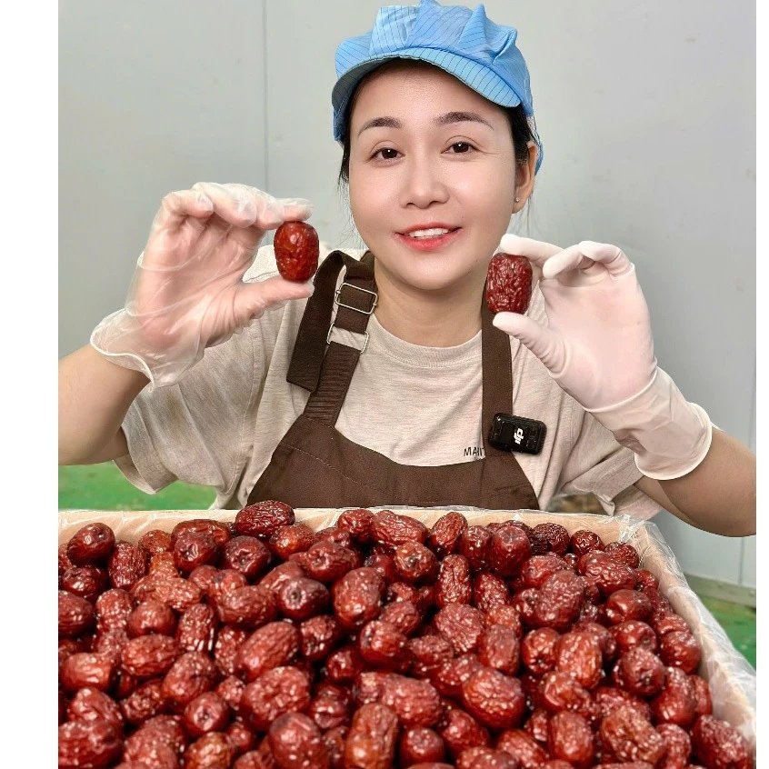 Táo Đỏ Tân Cương Size VIP 11–12 Quả/Lạng – Dẻo Ngọt – Chắc Thịt – Ăn Vặt Ngon Healthy