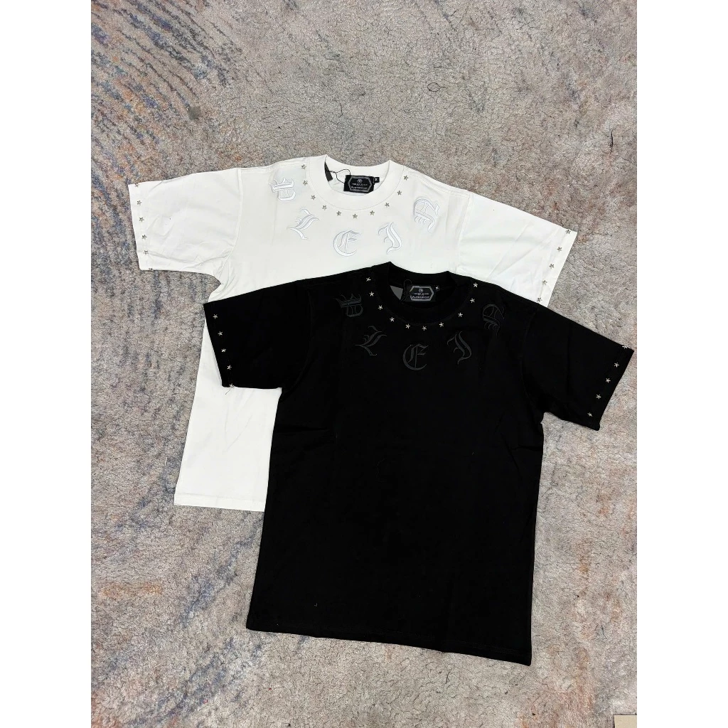 Áo Thun Unisex Thêu Chữ Gothic Đính Ngôi Sao Form Regular Phong Cách Streetwear